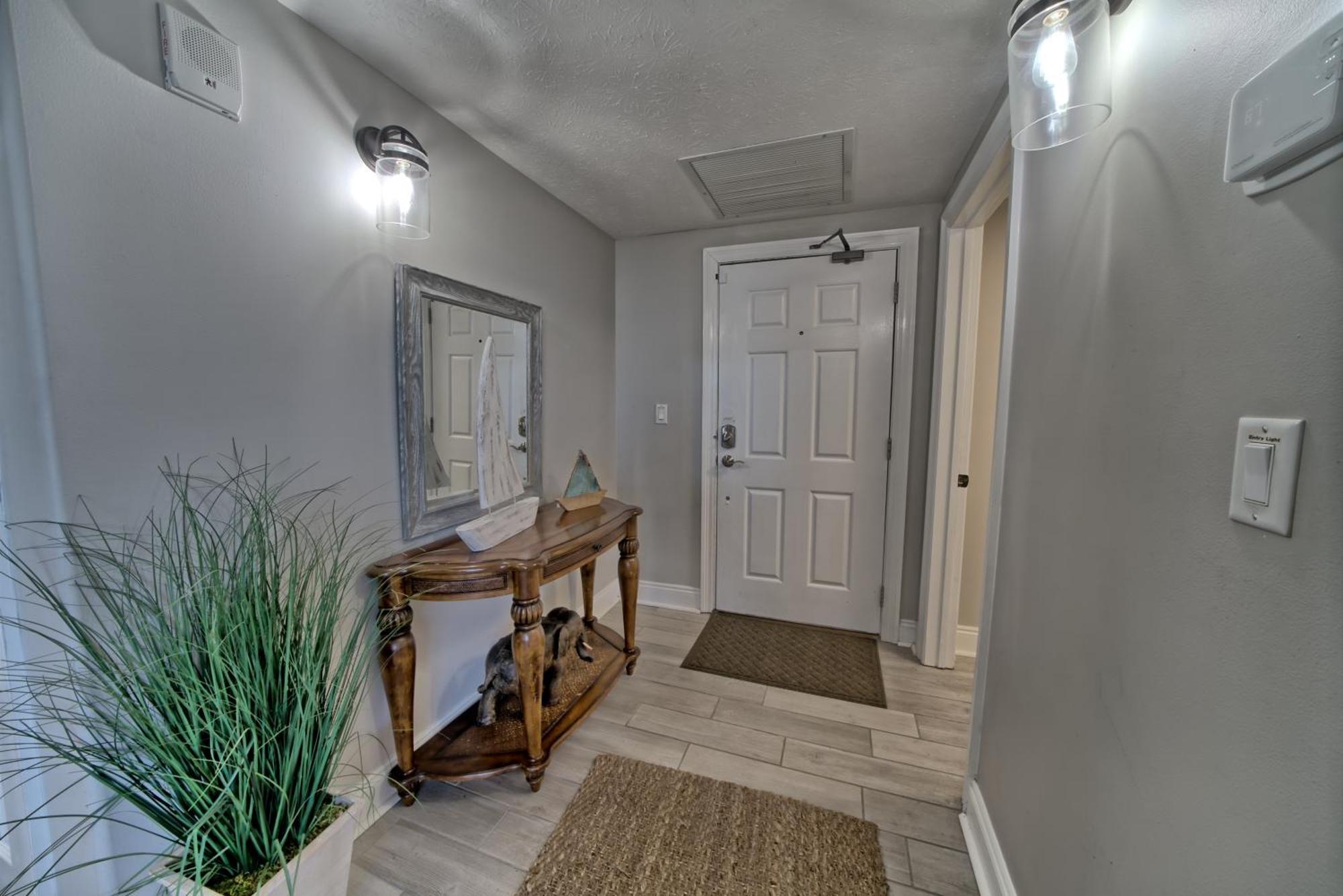 Modern Oceanfront Retreat, Spacious Balcony - 0207 Apartment Panama City Beach