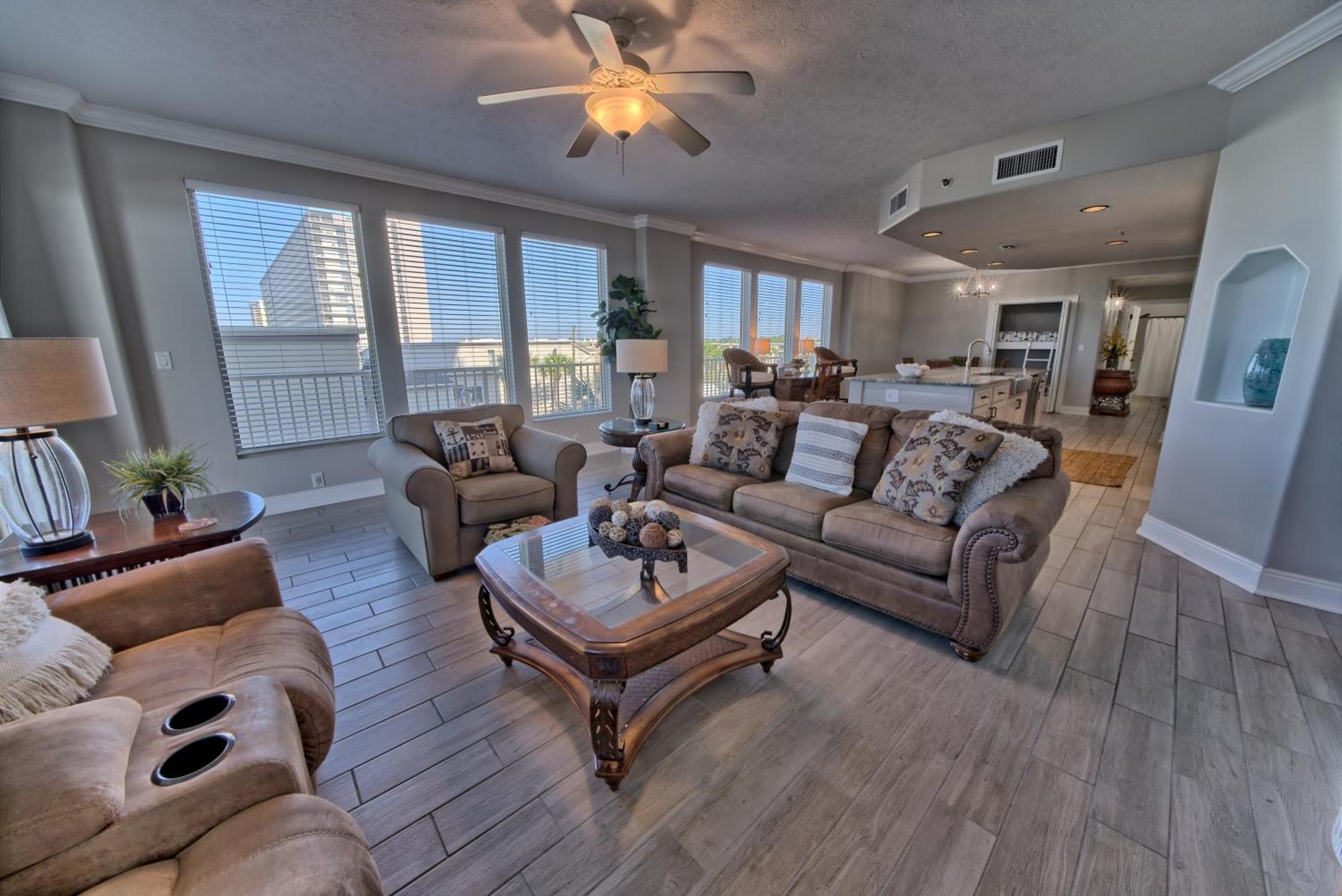 Apartment Modern Oceanfront Retreat, Spacious Balcony - 0207 Panama City Beach